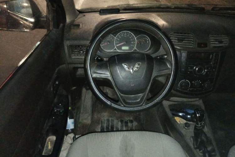 Used Wuling Hongguang 2015 1.2L S Base Model China V Standard