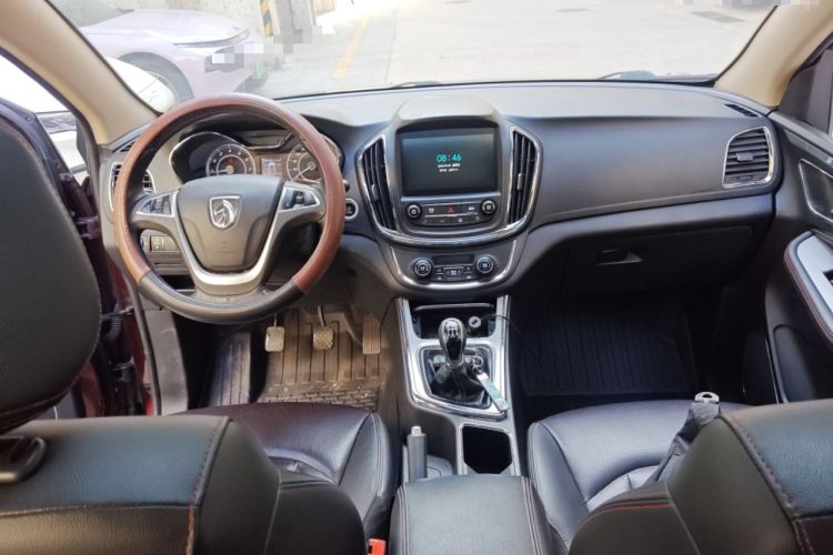 Used Baojun 560 2015 1.8L manual luxury version
