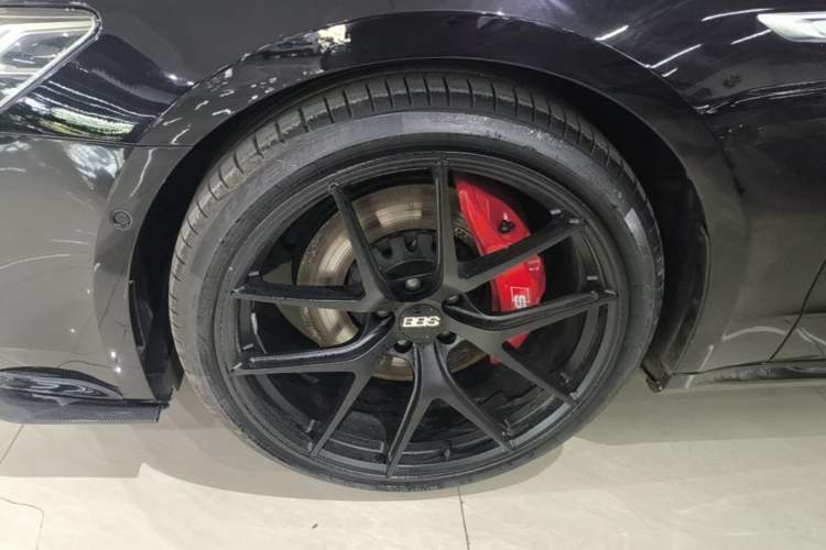 Used Audi A7L 2023 55 TFSI quattro S-line Black Warrior Edition Left Front Wheel Hub