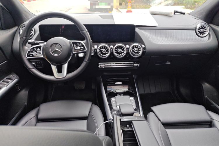 Used Mercedes-Benz GLA 2023 GLA 220 Center Console