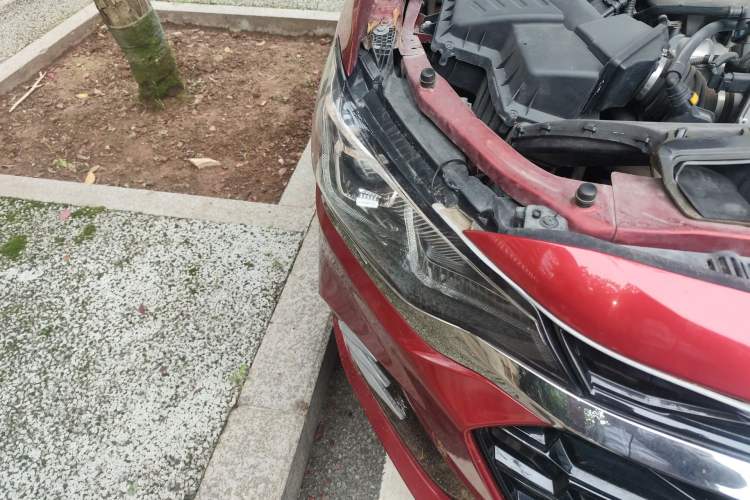 Used Chevrolet Monza 2019 RS 330T Automatic Sporty Edition China VI Standard Right Front Headlight