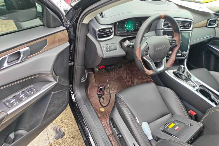 Used Lynk & Co 01 2019 2.0T Two-Wheel-Drive Version China VI Standard
