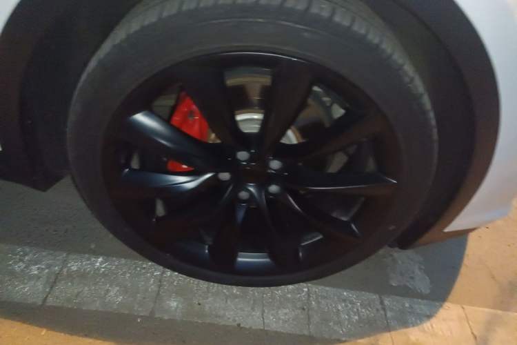 Used Tesla Model X 2016 X P100D Performance High-Performance Edition Right Front Wheel Hub