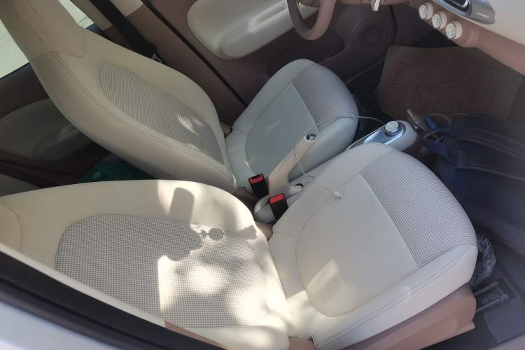 Used Wuling Hongguang MINIEV 2025 Four-Door Version Advanced Edition Right Front Seat