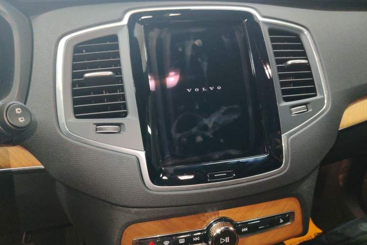 Used Volvo XC90 2024 B5 SmartDrive Luxury Edition 5 Seats