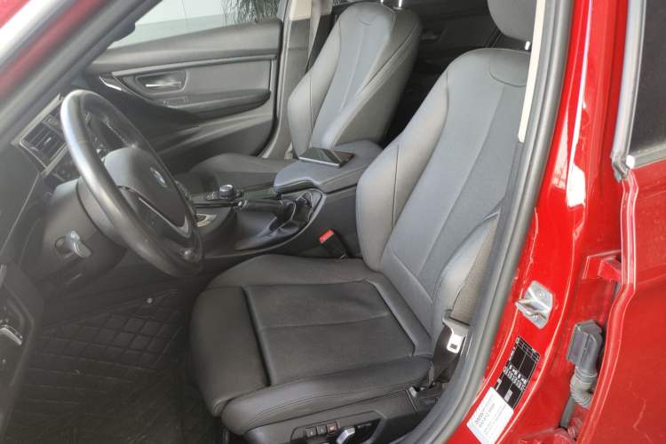 Used BMW 3 Series 2018 320Li Fashion Model Left Front Seat
