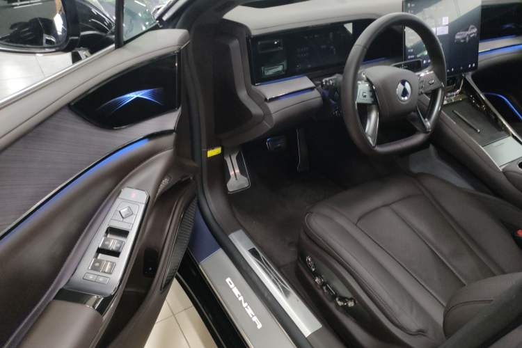 Used Denza Z9 2024 1100 km All-Wheel-Drive Ultra Version