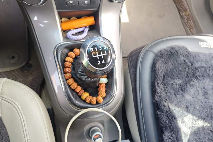 Used Chevrolet Cruze 2015 1.5L Classic SE MT Gear Lever