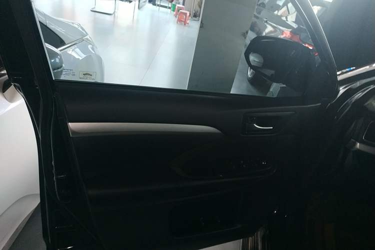 Used Toyota Highlander 2018 2.0T Four-Wheel Drive Luxury Edition 7 Seats China V Emission Standard