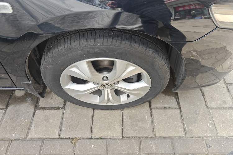 Used Honda Odyssey 2013 2.4L Luxury Edition Right Front Wheel Hub