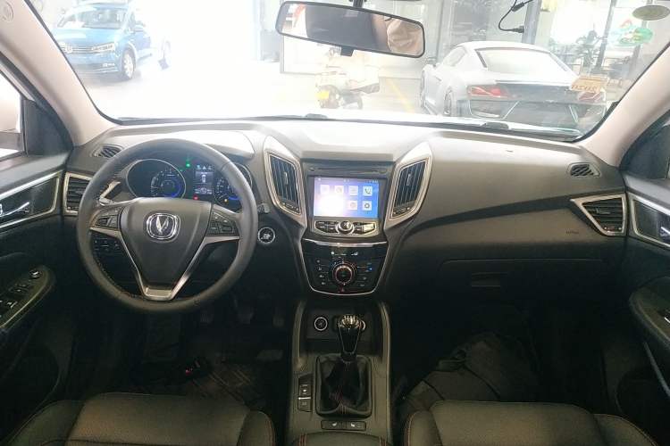 Used CHANGAN CS75 2016 2.0L Manual Leading Version China V Standard Center Console