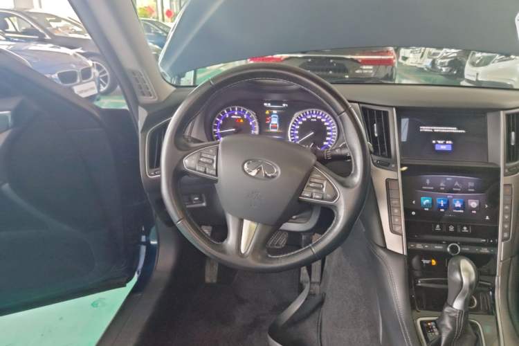 Used Infiniti Q50L 2016 2.0T Enjoyment Edition Steering Wheel