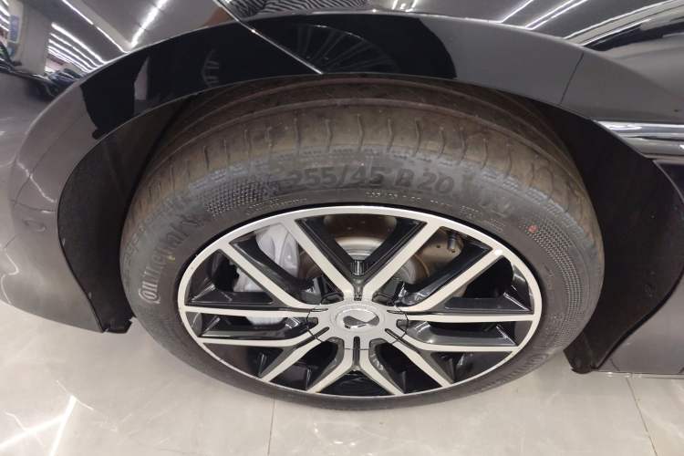 Used Denza Z9 2024 1100 km Four-Wheel Drive Max Version