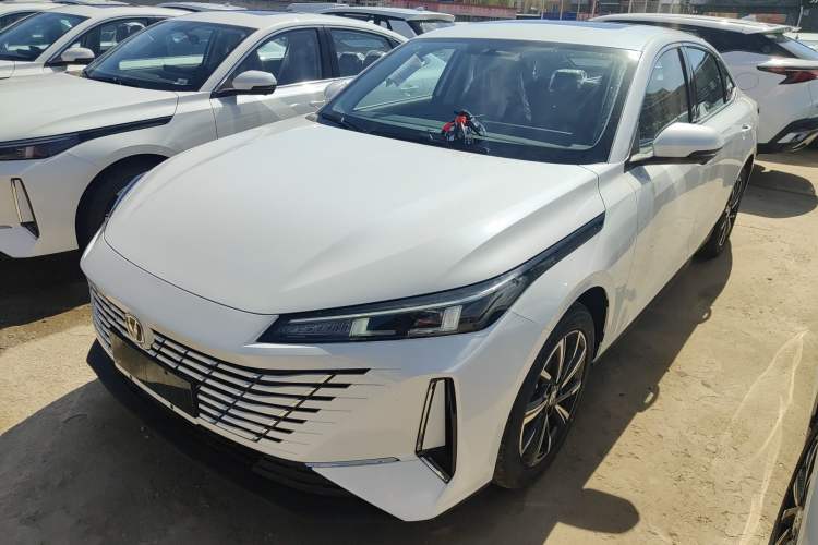 Used CHANGAN Eado 2025 Blue Whale 1.5T 500Bar Prestige Model