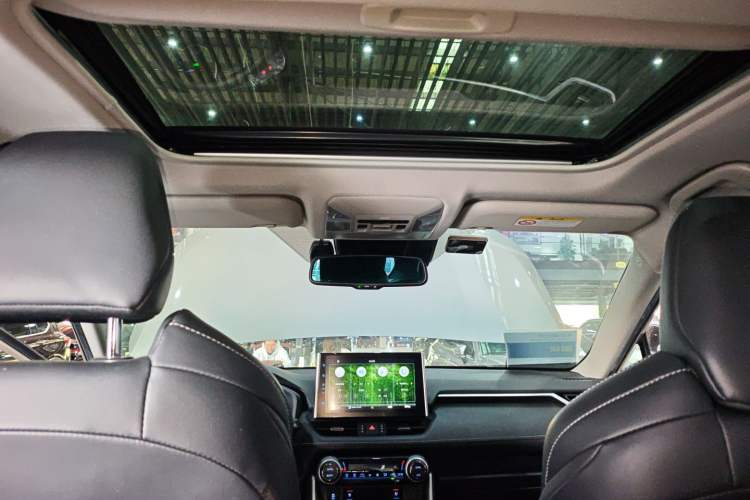 Used Toyota Wildlander 2021 Dual-Engine 2.5L E-CVT Two-Wheel Drive Luxury Edition
