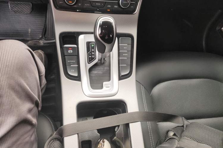 Used Geely Auto Emgrand GL 2018 1.4T DCT Elite Smart Connectivity Version Gear Lever