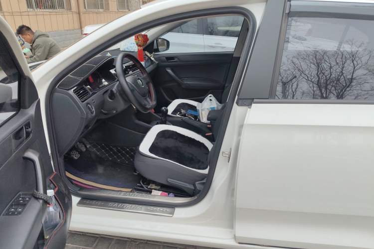 Used Volkswagen Santana 2016 1.4L Manual Fashion Edition
