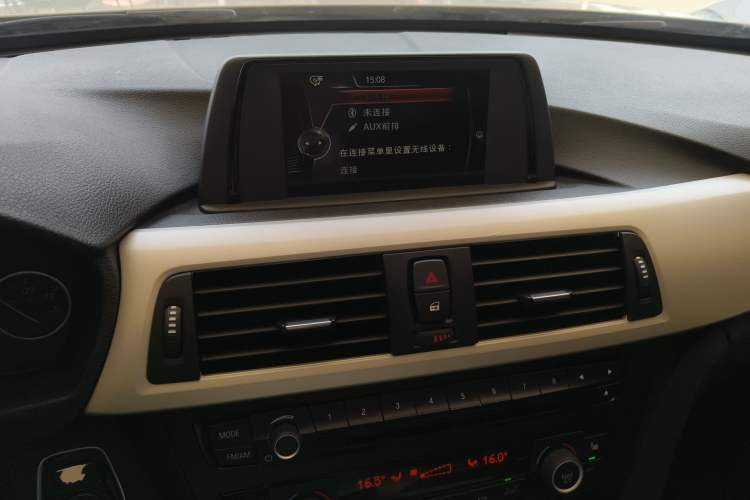 Used BMW 3 Series 2015 320i Fashion Model