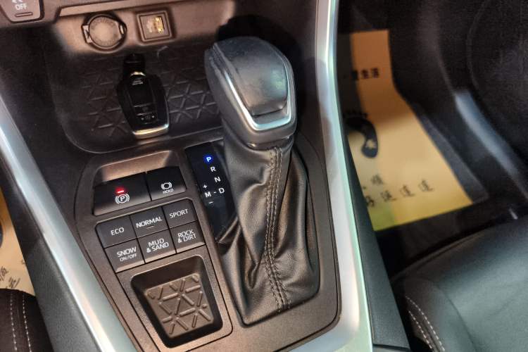 Used Toyota Wildlander 2023 2.0L CVT Four-Wheel Drive Luxury PLUS Edition