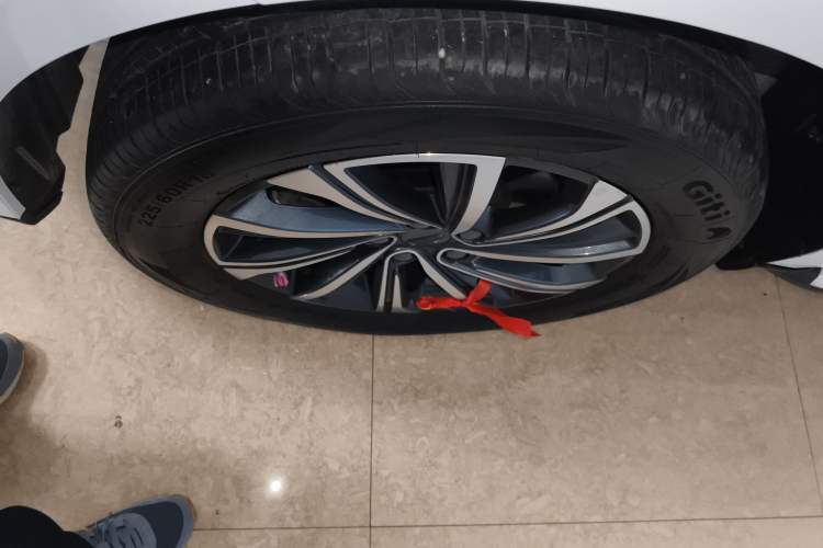 Used Geely Auto Vision X6 2020 1.4T Manual Luxury Model Left Front Wheel Hub