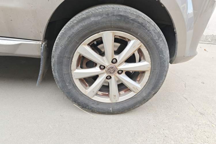 Used Jinbei New Hiace S 2021 1.6L Business Central Air-Conditioned Van China VI Standard SWD16M Right Front Wheel Hub