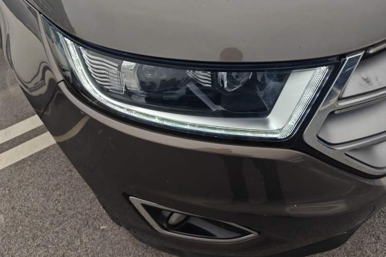 Used Ford Edge 2015 2.0T GTDi Four-Wheel Drive Prestige Model Right Front Headlight