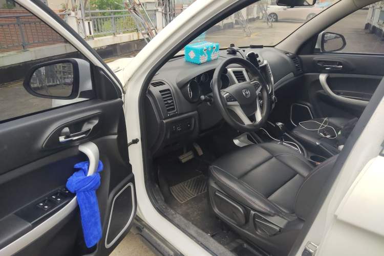 Used CHANGAN CS35 2016 1.6L Automatic Luxury Model China V Standard Driver Seat