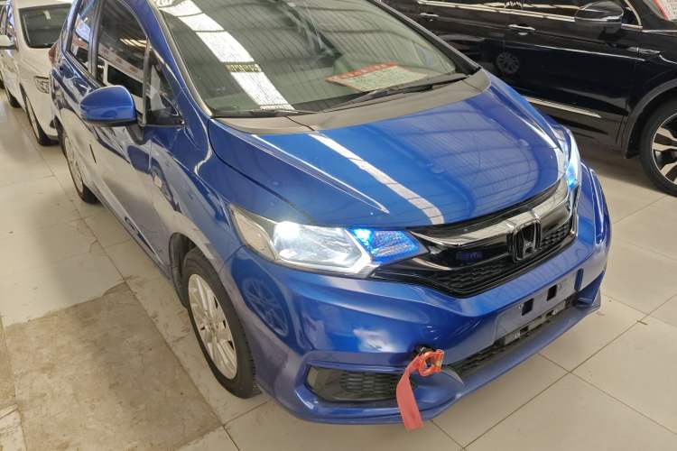 Used Honda Fit 2018 1.5L CVT Comfort Sunroof Version Front Right 45 Deg