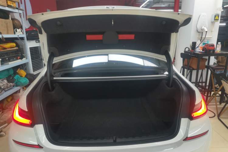Used BMW 3 Series 2022 320Li M Sport Package Trunk