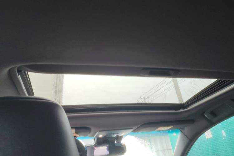 Used Toyota Avalon 2019 Dual-Engine 2.5L Luxury Edition China VI Standard
