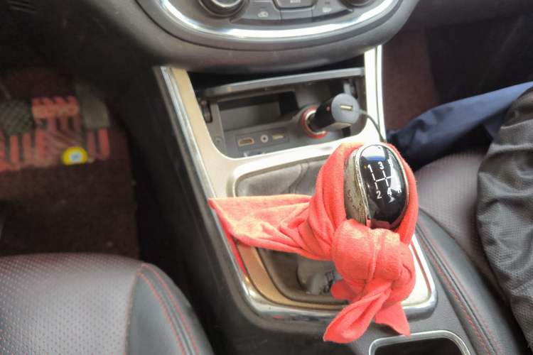 Used Baojun 560 2015 1.8L manual luxury version
