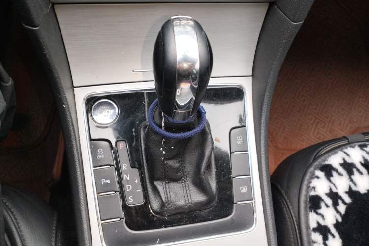 Used Volkswagen Passat 2013 1.8TSI DSG Prestige Edition Gear Lever