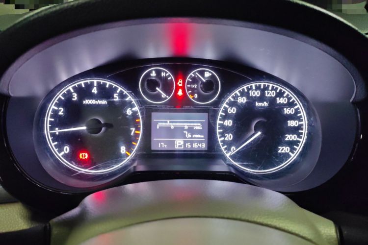 Used Nissan Tiida 2011 1.6L CVT Smart Version