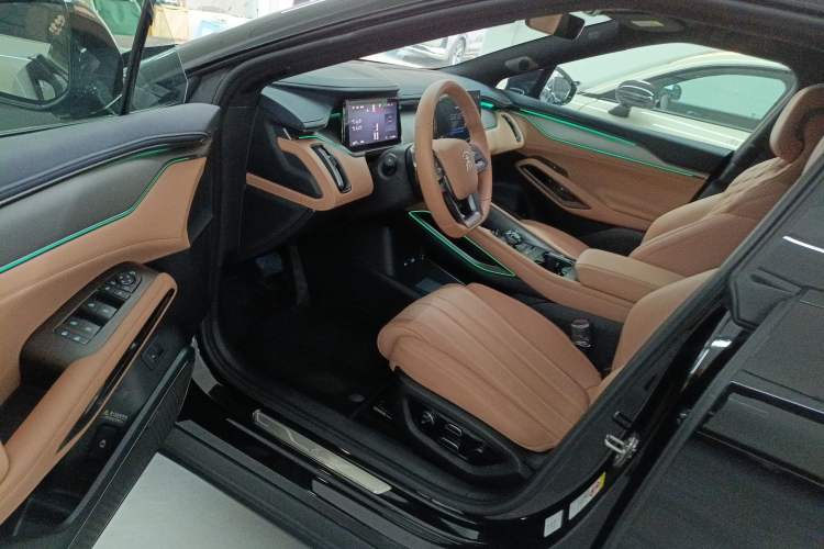 Used BYD Song L EV 2025 Intelligent Driving Version 662 km LiDAR Excellence Edition Driver Seat