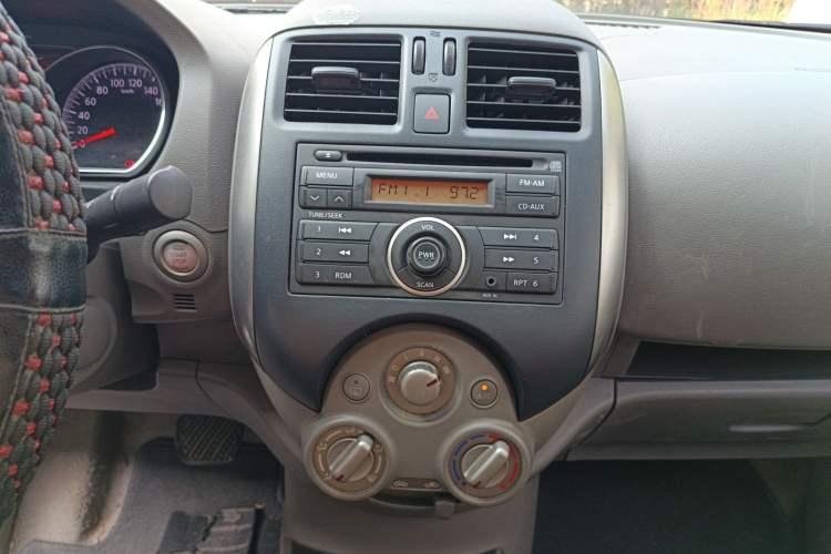 Used Nissan Sunny 2011 1.5XL CVT Luxury Edition Audio And AC Panel