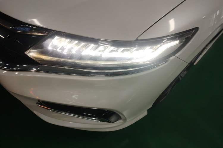 Used Honda Jade 2017 210 TURBO CVT Luxury Edition 5 Seats Left Front Headlight