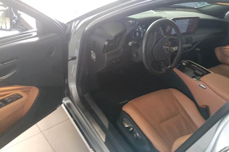 Used Lexus LS 2021 500h Excellence Edition
