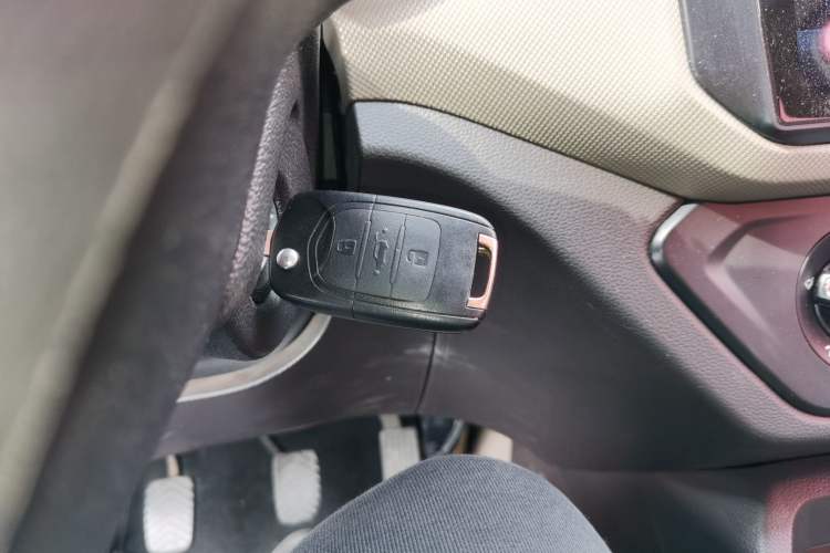 Used Wuling Hongguang 2021 1.5L S Standard Version LAR Vehicle Key