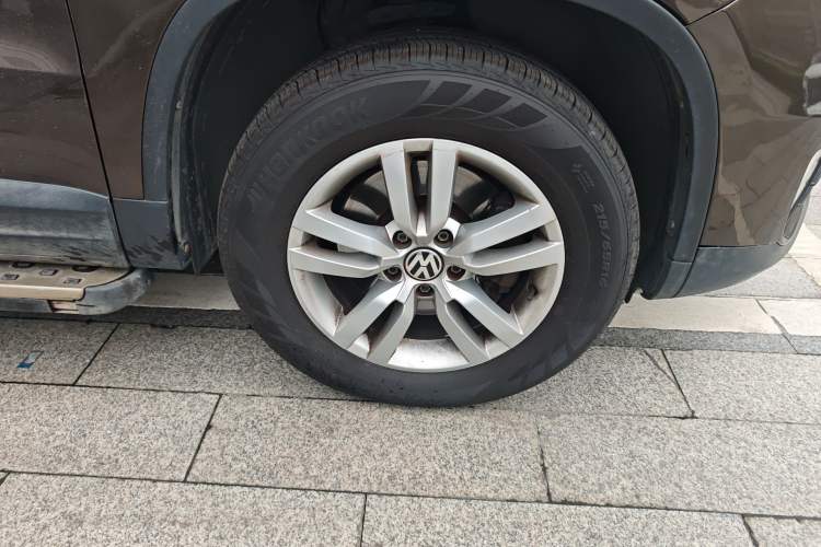 Used Volkswagen Tiguan 2015 1.8TSI Automatic Two-Wheel Drive Trend Edition Right Front Wheel Hub