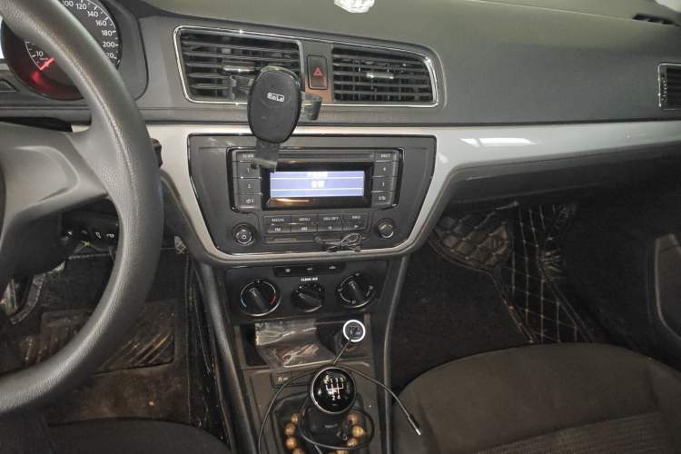 Used Volkswagen Lavida 2017 1.6L Manual Fashion Edition
