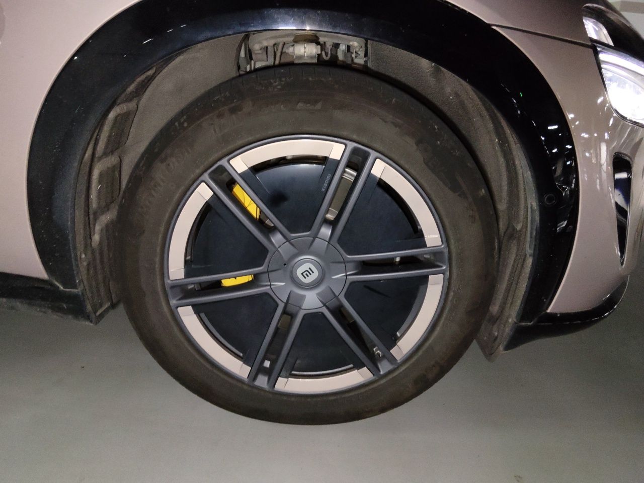 Xiaomi Auto YU7 2025 Ultra-Long Range All-Wheel Drive Pro Version — снимка 8