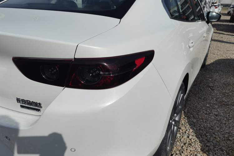 Used Mazda 3 Axela 2020 2.0L Automatic Zhiya Edition Exterior 3