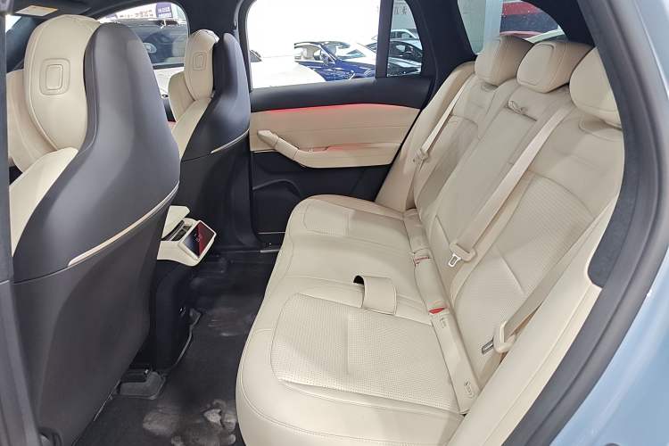 Used Nio ES6 2024 75 kWh Left Rear Seat