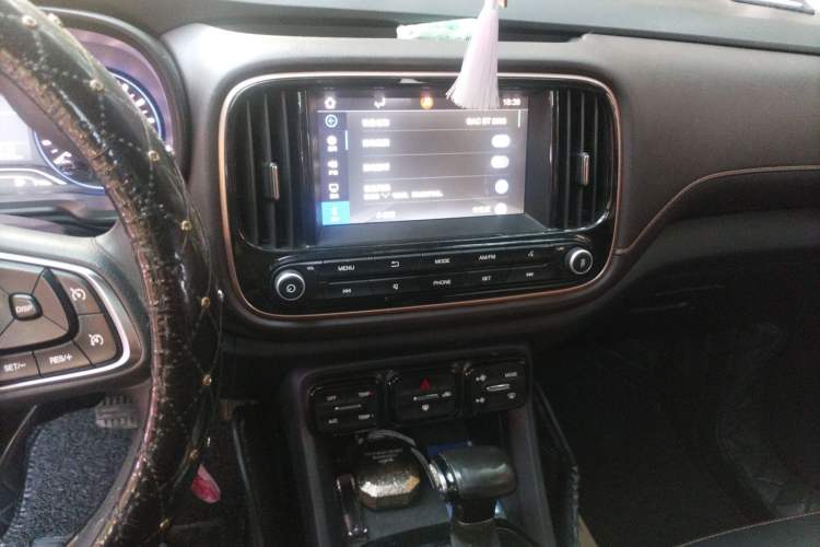 Used GAC Trumpchi GS3 2017 150N Automatic Elite Edition Audio And AC Panel