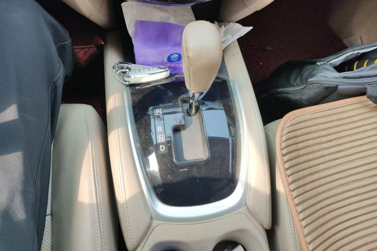 Used Nissan X-Trail 2014 2.5L CVT Luxury Edition 4WD Gear Lever