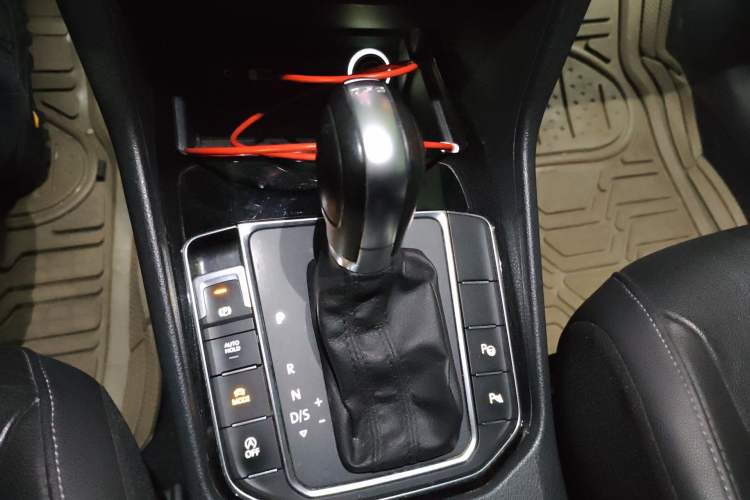 Used Volkswagen Golf 2015 1.4TSI Sportsvan Gear Lever