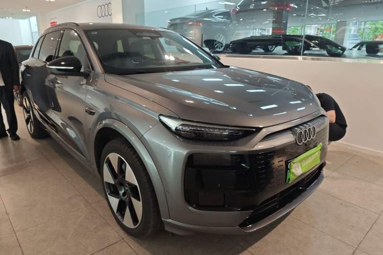 Used Audi Q6L e-tron 2026 First Launch Navigation Edition Front Right 45 Deg