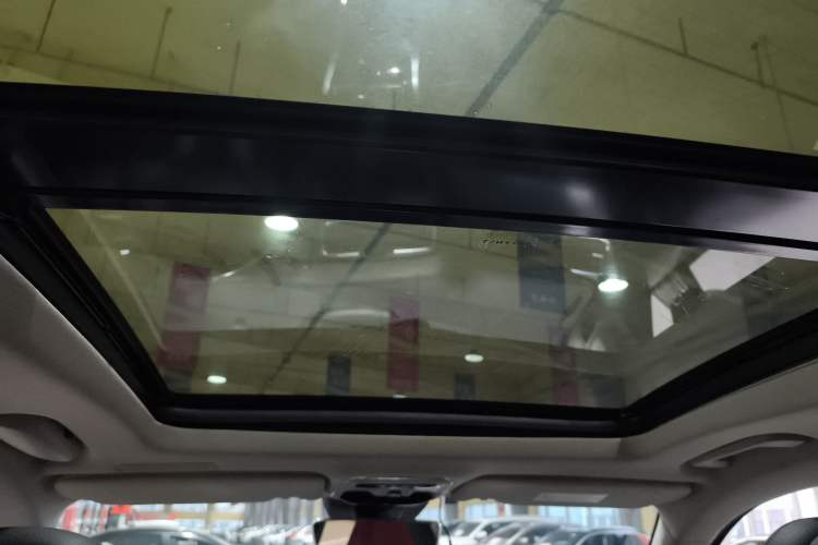 Used Lynk & Co 01 2019 2.0T Two-Wheel Drive Zhaopu Version China VI Standard Headliner
