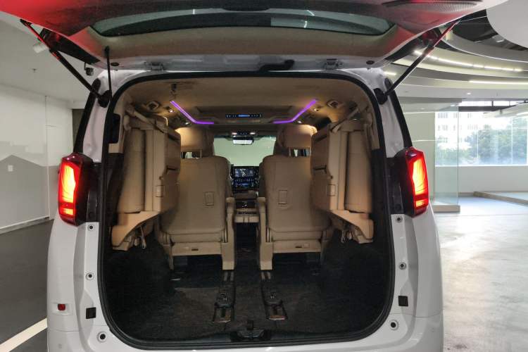 Used Toyota Alphard 2021 Dual-Engine 2.5L Luxury Edition