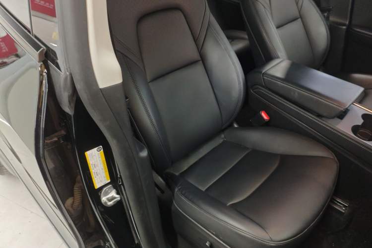 Used Tesla Model Y 2022 Long-Range All-Wheel-Drive Version